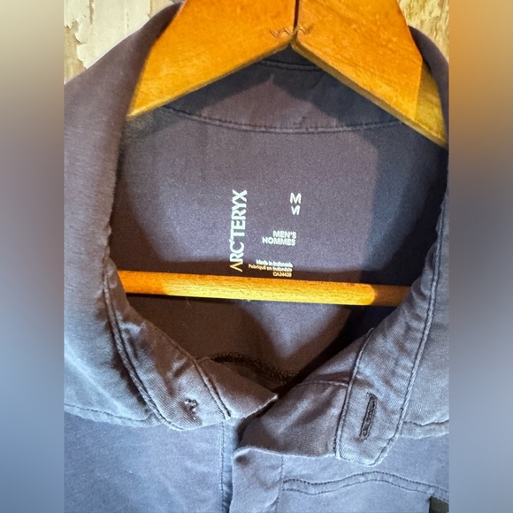 ARC’TERYX Polo Men’s Navy Blue Size Medium - Picture 2 of 8